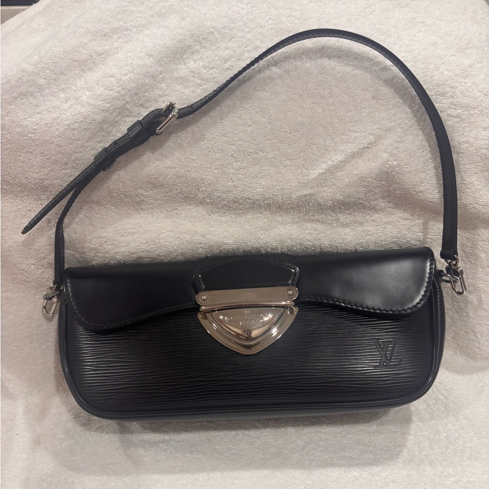 Louis Vuitton Epi Pochette Montaigne One Shoulder Bag Noir
Black Leather